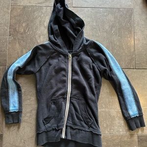 Boys Vintage Havana sweatshirt. Black with blue details.